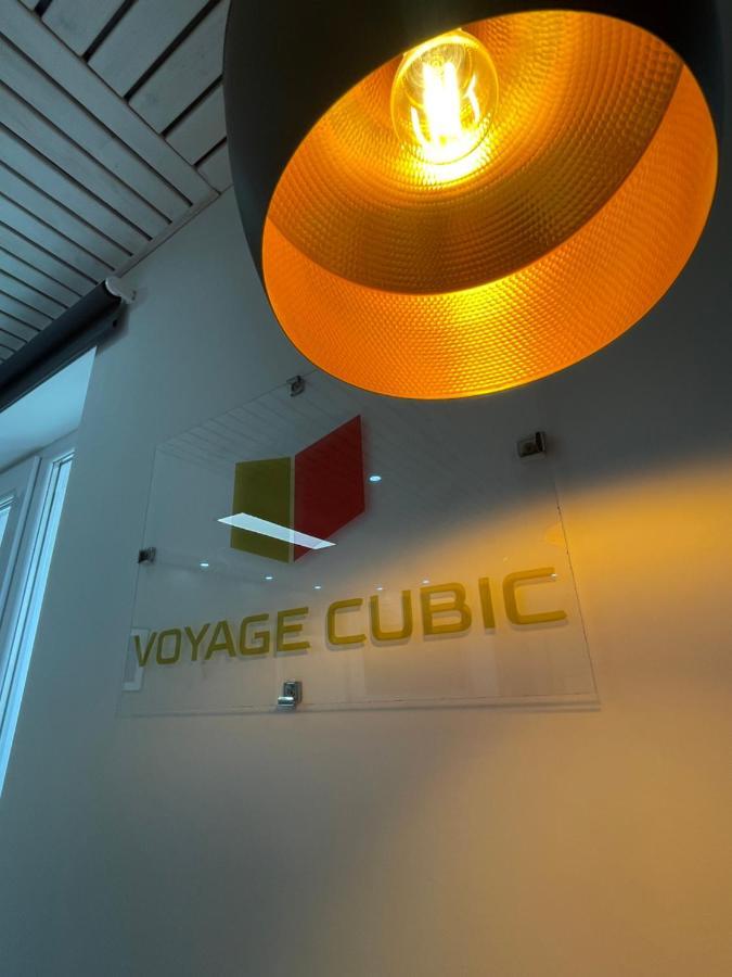 Voyage Cubic Adults Only