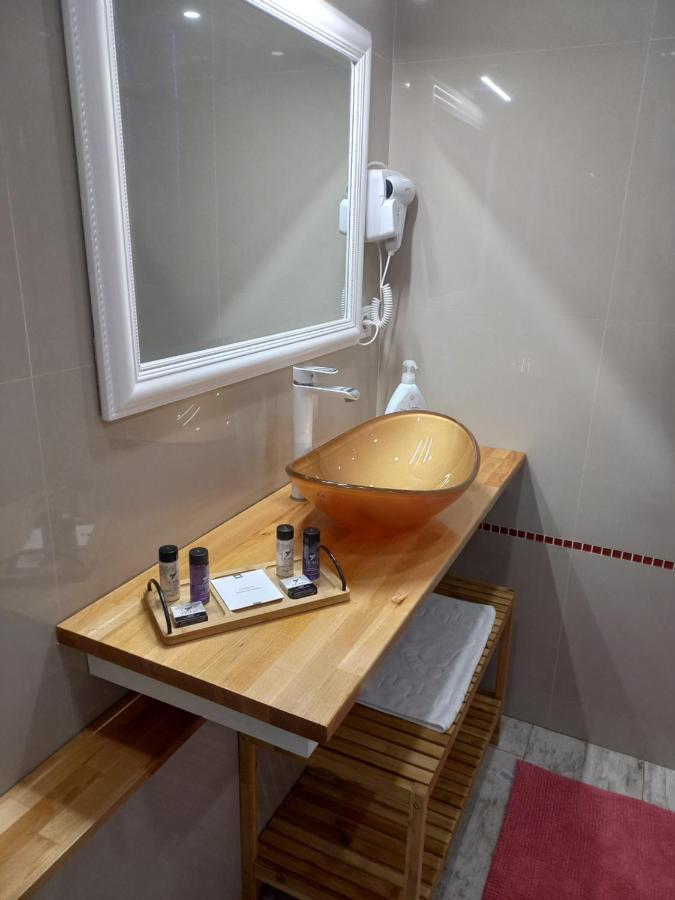 Voyage Cubic Adults Only