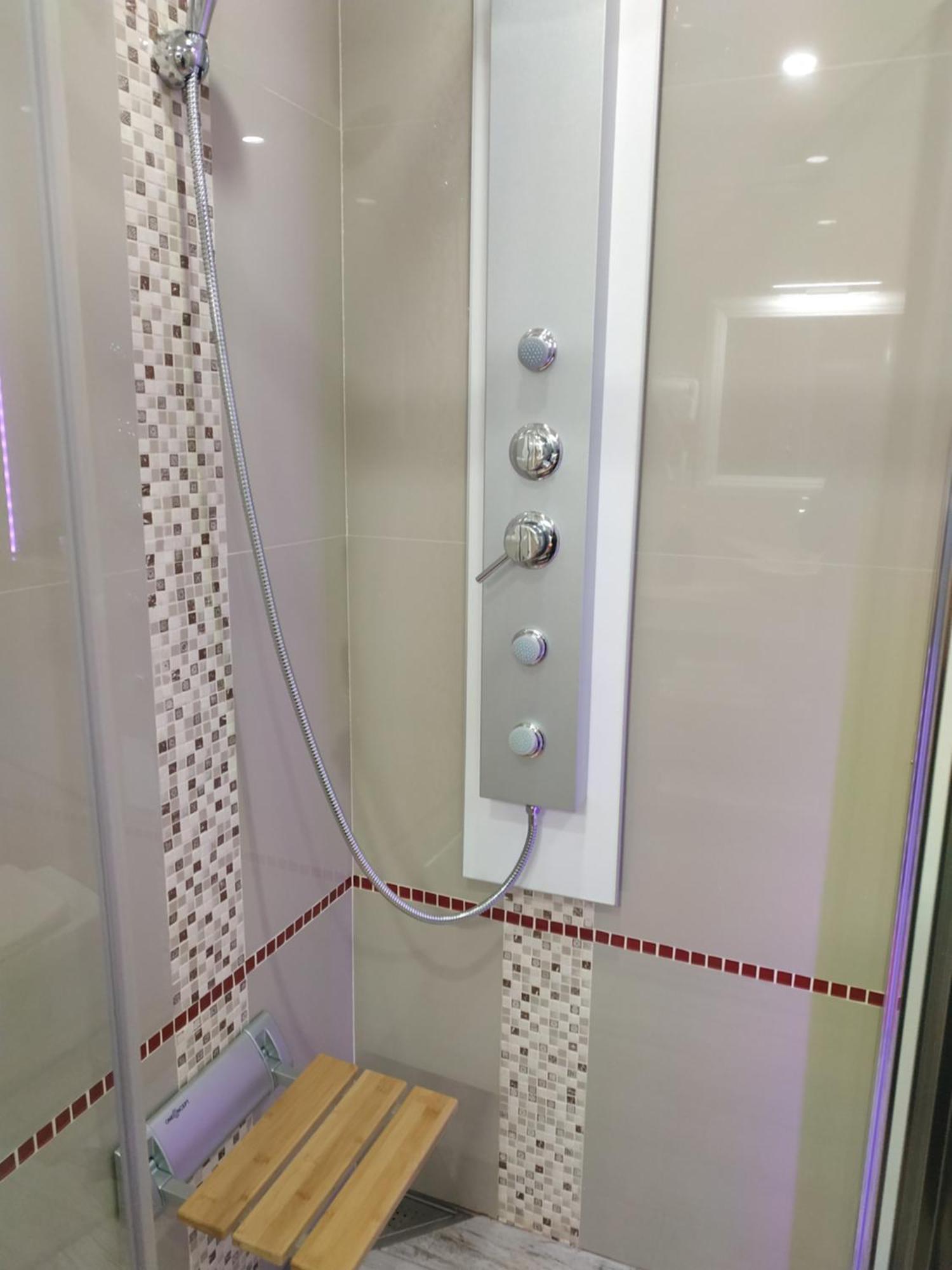 Voyage Cubic Adults Only *